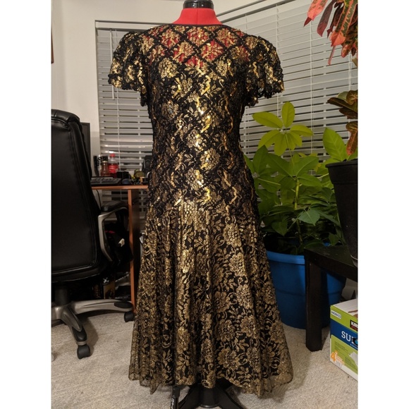 HW Collections Dresses & Skirts - Stunning Black & Gold Prom Dress